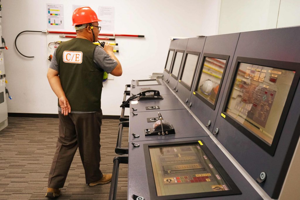 Engine room emergency simulator training